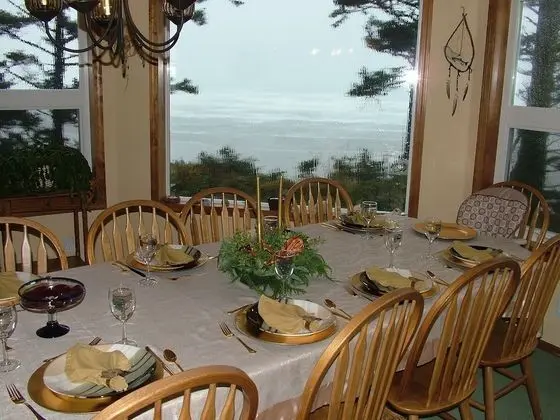 Tyee Lodge Oceanfront B&B - Yerinde Yemek