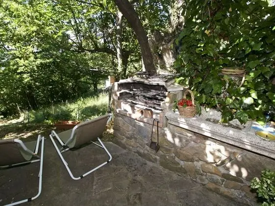 Typical Little Italian Property in the Middle of Fruit Trees - Öne Çıkan Resim