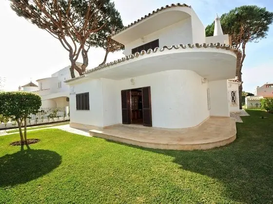 Villa in Typical Portuguese Style, Quiet Area of Vilamoura With Private Pool