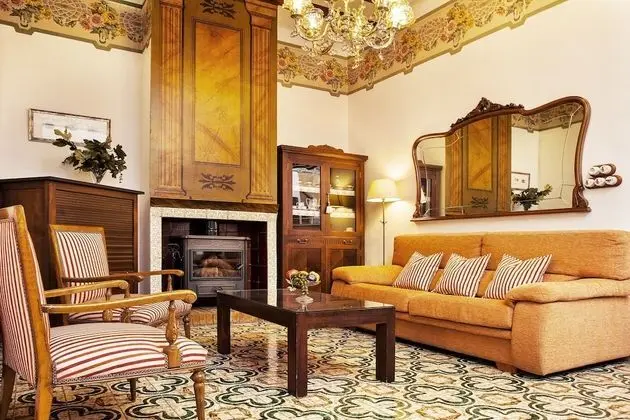 Typical Valencian House. Modernist Style. Recommended for Families - Lobi