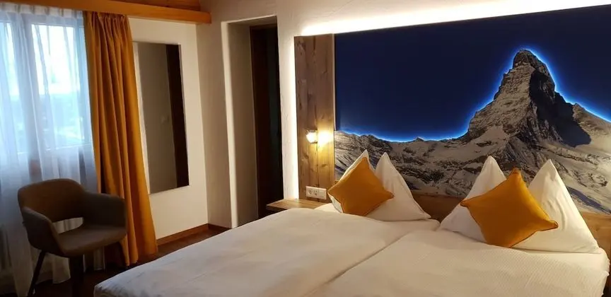 Typically Swiss Hotel Täscherhof - Oda
