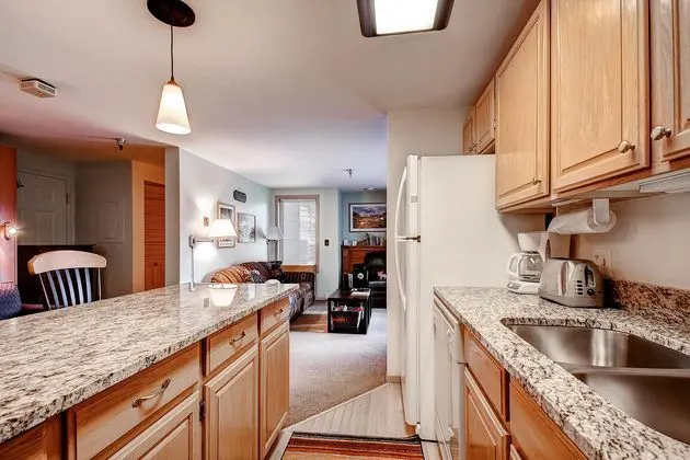 Tyra Lookout Condominiums by Ski Country Resorts