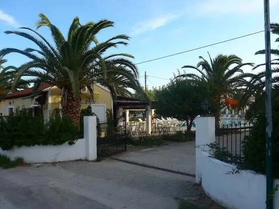 Tzilios Studios - Lobi