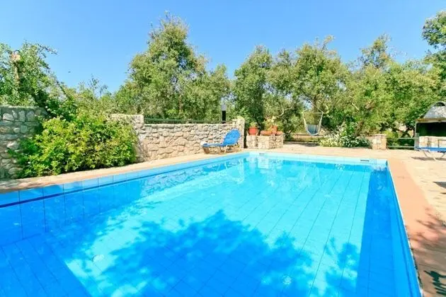 Villa Tzina Large Private Pool Walk to Beach A C Wifi Car Not Required - 1604