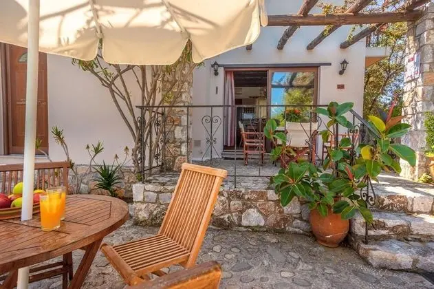 Villa Tzina Large Private Pool Walk to Beach A C Wifi Car Not Required - 1604 - Oda