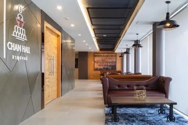 U Home Hotel - Lobi