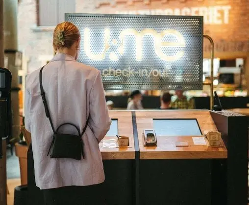 U&Me, BW Signature Collection - Lobi