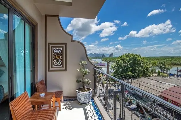 U Residence Hotel