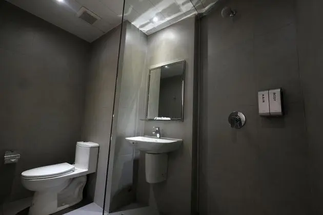 U Hotels Makati - Oda