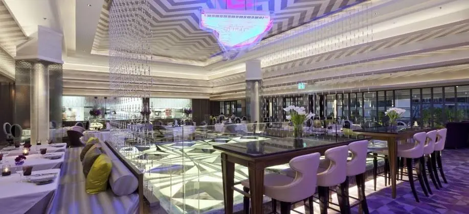 U Sathorn Bangkok Resort - Yeme / İçme
