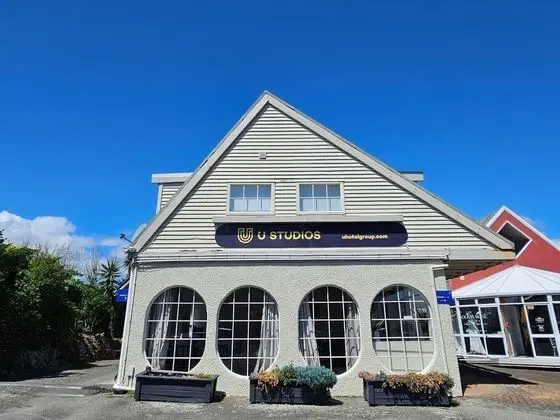 U Studios Paraparaumu Beach - Öne Çıkan Resim