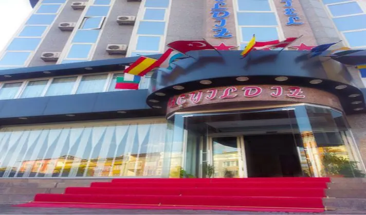 Üç Yıldız Hotel - Yeme / İçme