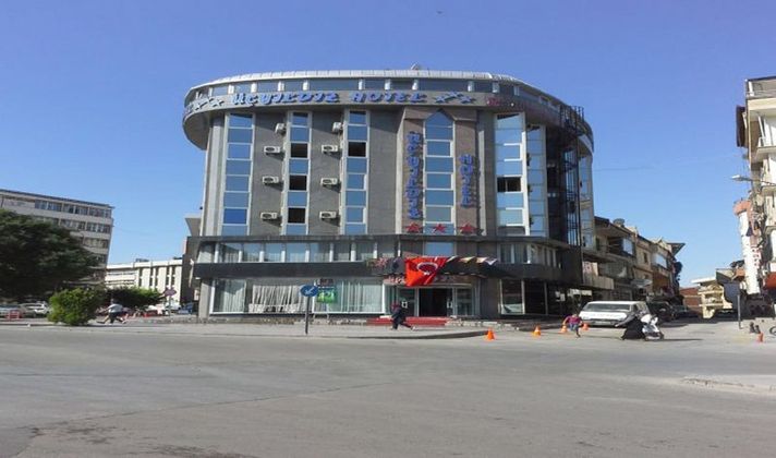 Üç Yıldız Hotel