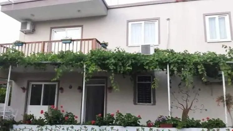 Uçan Apart Pansiyon