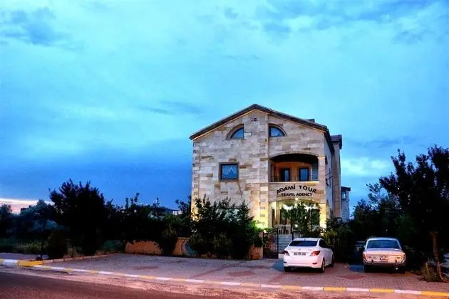 Uçhisar Stone House