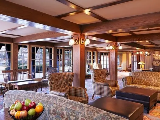 UCLA Lake Arrowhead Lodge - Lobi