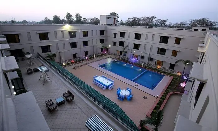 Uday Residency A boutique Hotel & Resort - Havuz