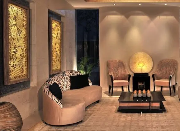Udman South Delhi by Ferns N Petals - Lobi