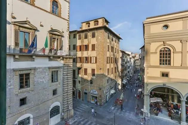 Uffizi Suite II in Florence-hosted by Sweetstay