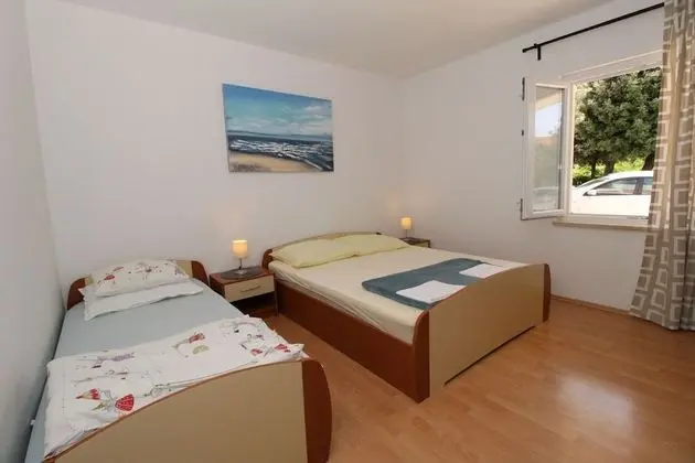 Uga2 - 70m From the Beach - A4-veliki - Oda