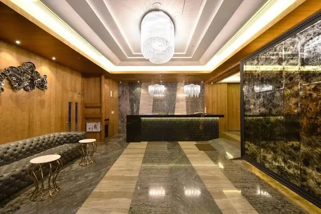 Uher Luxury Resort & Hotel - Lobi