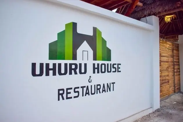 Uhuru House and Restaurant - Dış Mekan