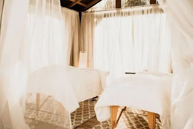 Uhuru House and Restaurant - Spa
