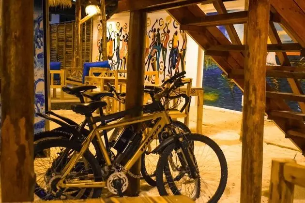 Uhuru House and Restaurant - Yerinde Yemek