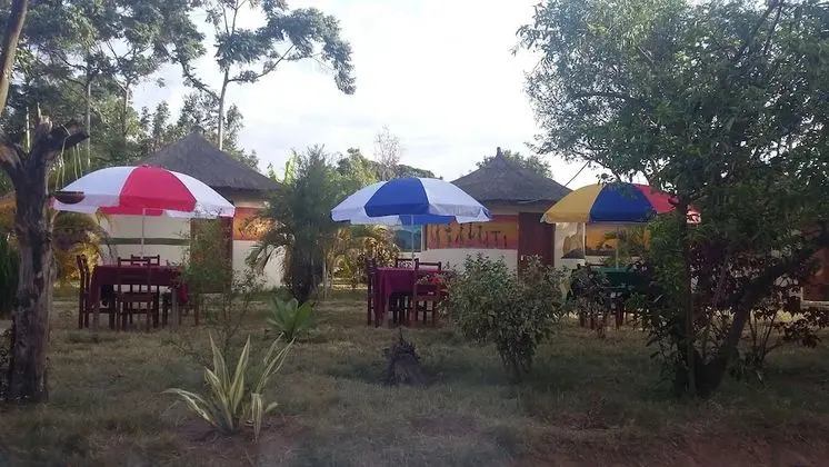 Ukerewe Garden View Bungalow at Bwiru Village Homestay - Dış Mekan