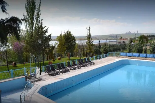 Ulasan Hotel Caravan Camping - Havuz