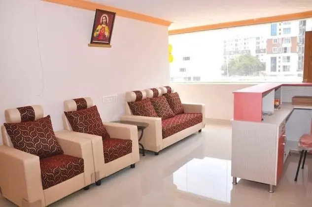 Ulo R2 Banquet and Room - Lobi