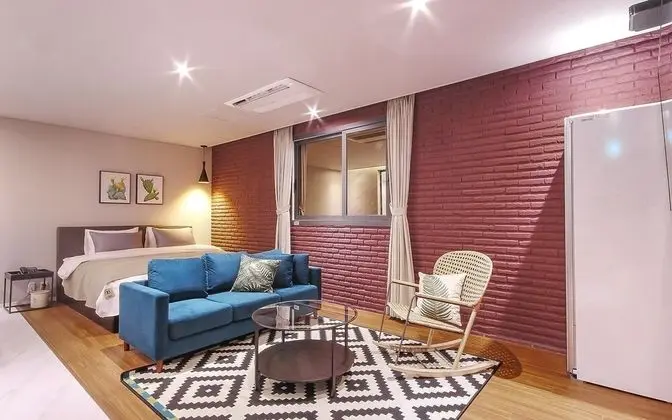 Ulsan Seongnamdong Brown Dot