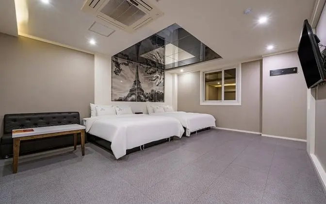 Ulsan Yeungnam Alps Rahel