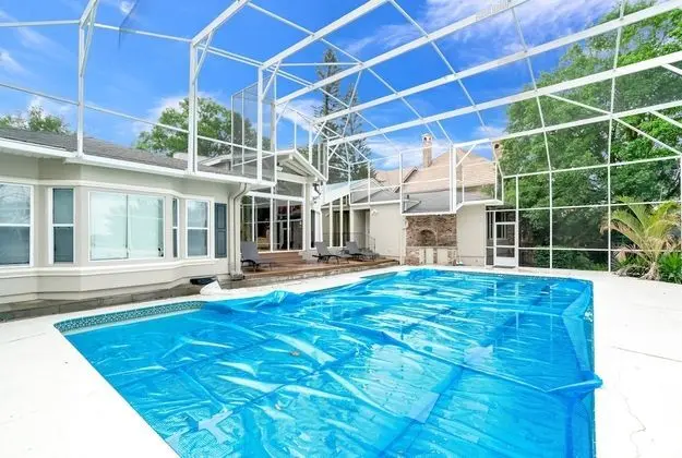 Ultimate 6 Bedroom 5 Bathroom On Bay Hill 5824ta