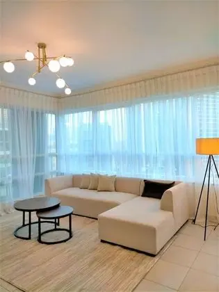 Ultimate Luxury and Stunning Views in Dubai Marina - Öne Çıkan Resim