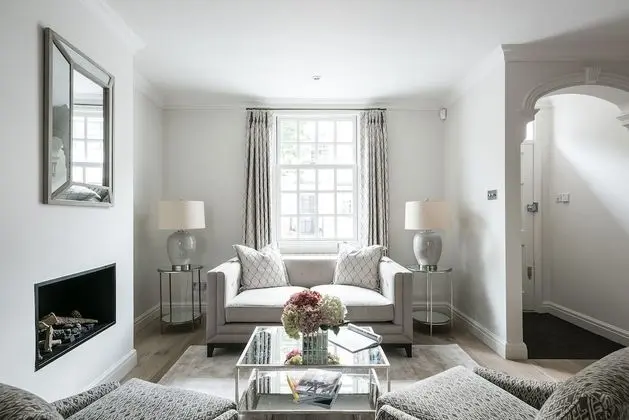 Ultra luxurious London home for 5-7