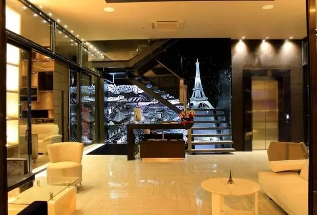 Ultra Luxury 2 Bed Loft in Lleras - Lobi