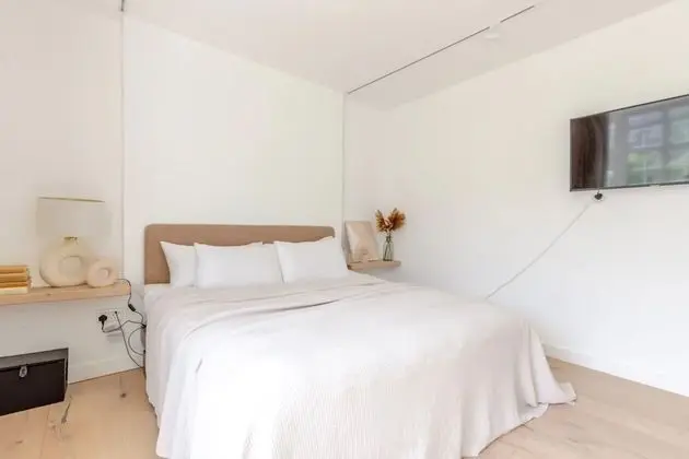 Ultra-modern 1 Bedroom in Angel With Balcony