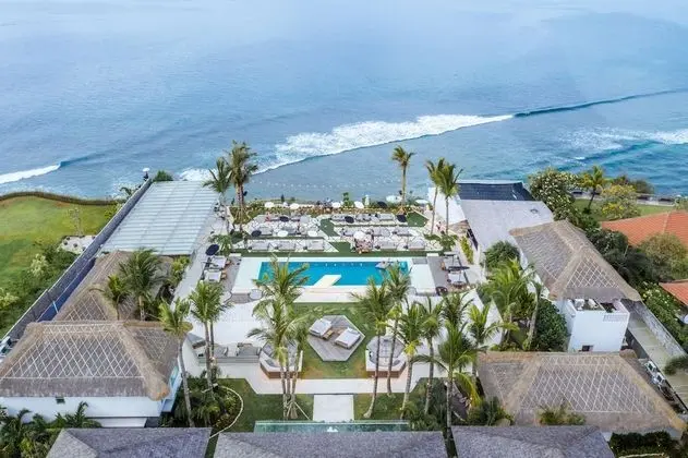 Ulu Cliffhouse