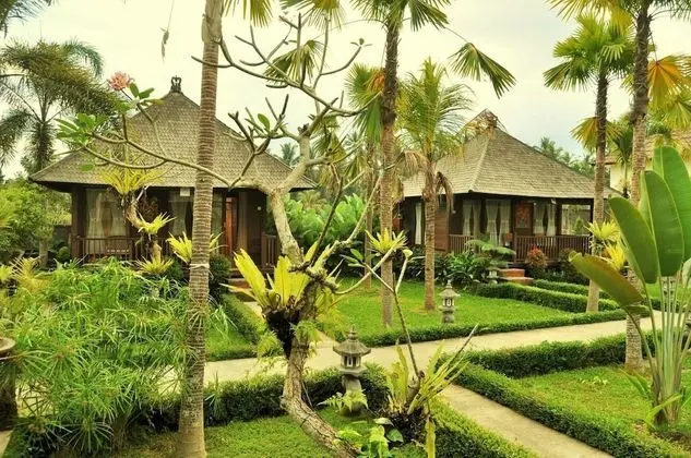 Uma Dong Loka Village