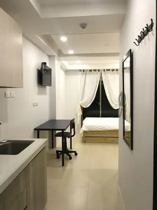 Umali Kayo at Megatower Residences II - Oda