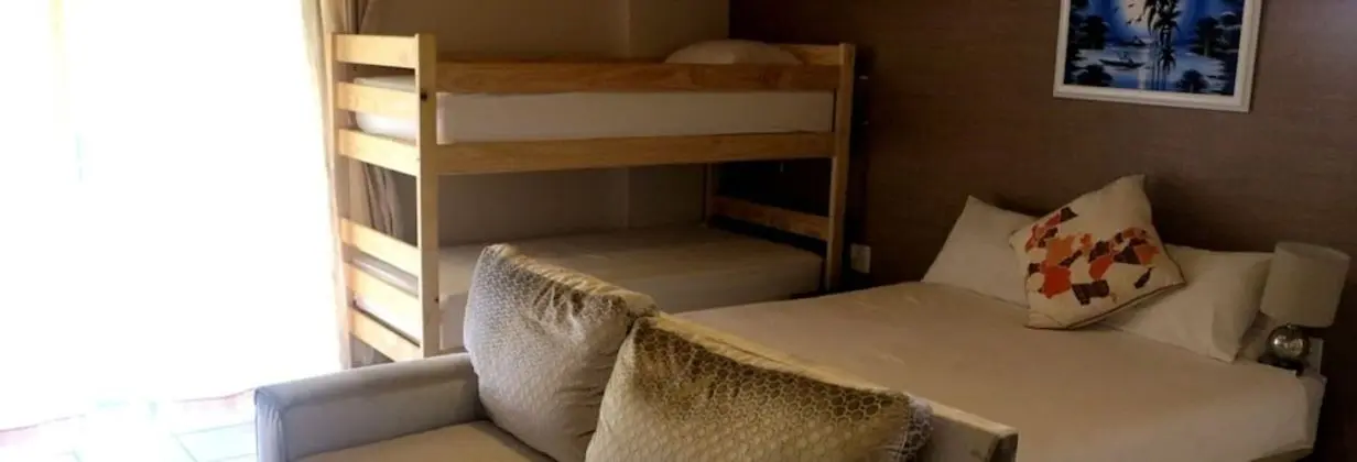 Umgwezi Lodge And Backpackers - Oda