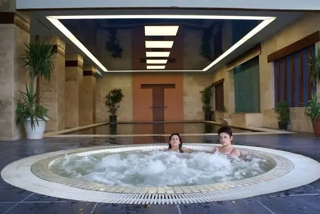 Umut Thermal Spa & Wellness Hotel - Havuz