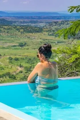 Umzolozolo Private Safari Lodge - Havuz