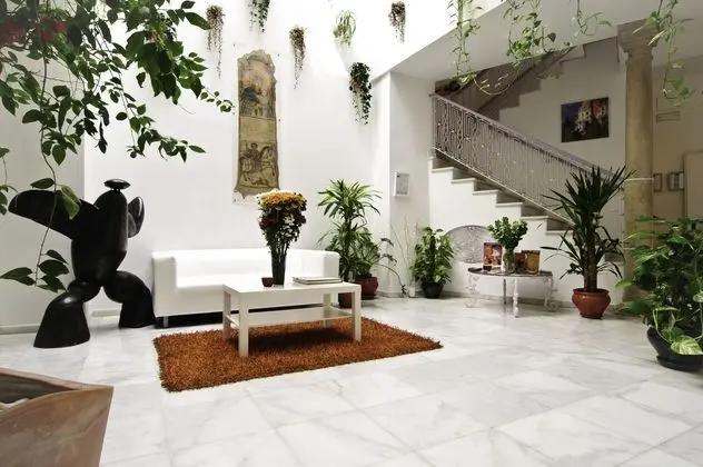 Un Patio al Sur - Lobi