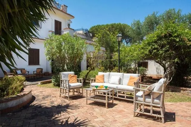 Una Scogliera sul Mare con Piscina by Wonderful Italy - Oda
