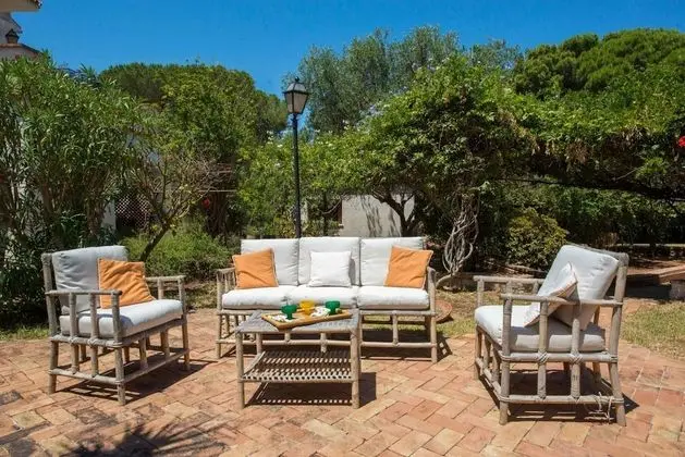 Una Scogliera sul Mare con Piscina by Wonderful Italy - Oda