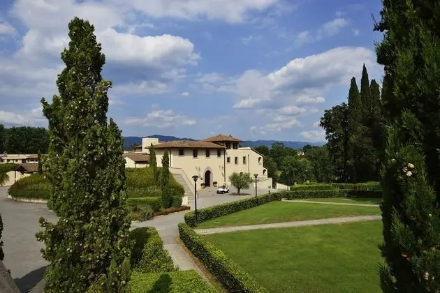 UNAHOTELS Poggio dei Medici Toscana - Dış Mekan