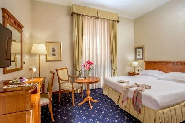 UNAWAY Hotel Empire Roma - Oda Düzeni