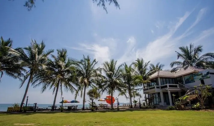 The Uncle Beach Resort